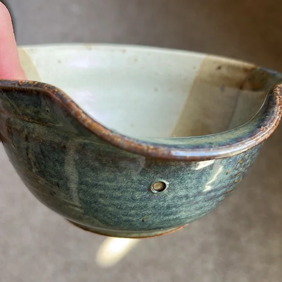 Hanselmann Ceramic Pouring Bowl - Blue and Tan